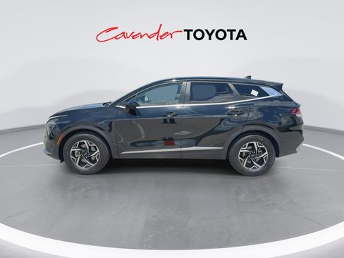 Used 2025 Kia Sportage LX FWD image 5