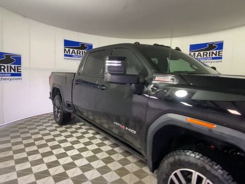Used 2023 GMC Sierra 2500 AT4 w/ AT4 Premium Plus Package AWD/4WD image 4