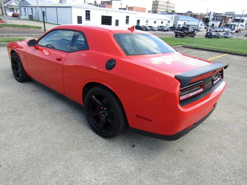 Used 2022 Dodge Challenger SRT Hellcat w/ Plus Package image 5