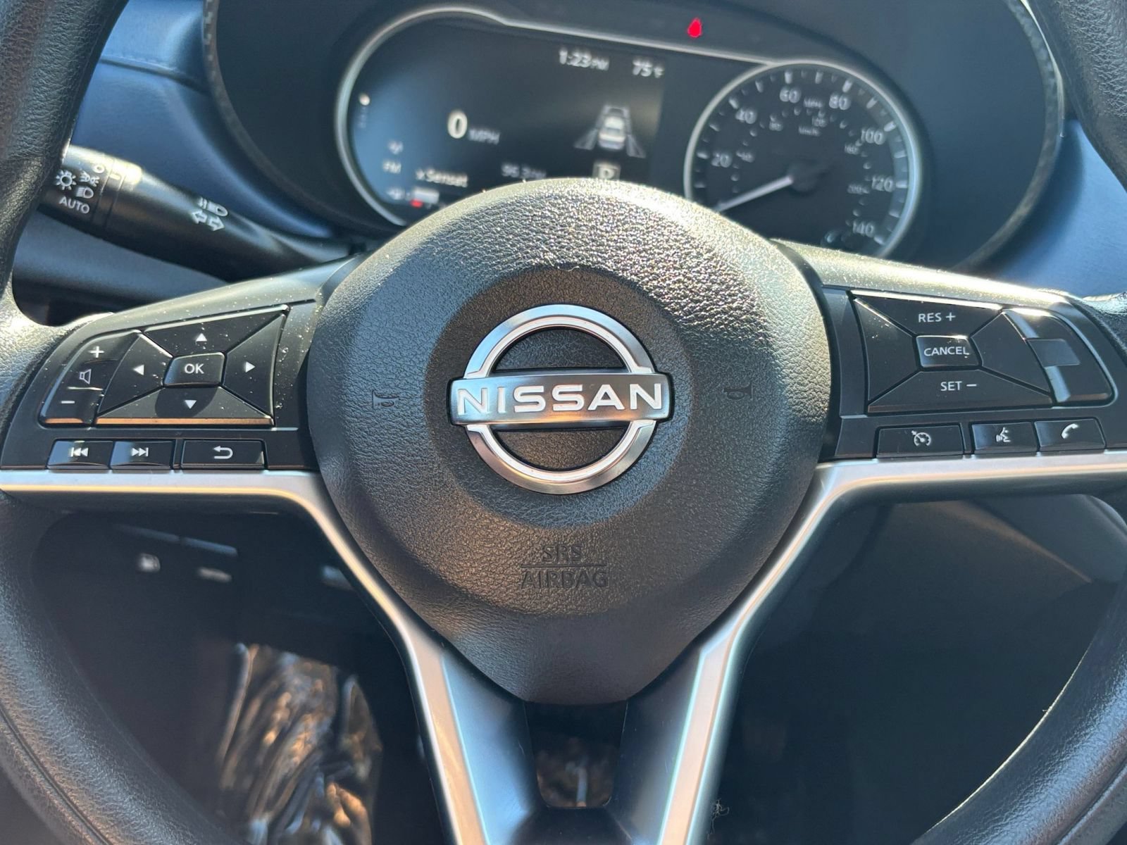 Used 2025 Nissan Versa SV FWD image 27