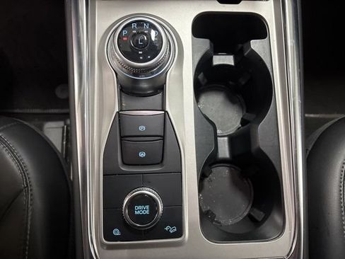 Used 2023 Ford Explorer XLT w/ Equipment Group 202A AWD/4WD image 22