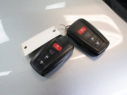 Used 2023 Toyota Highlander XSE AWD/4WD image 27