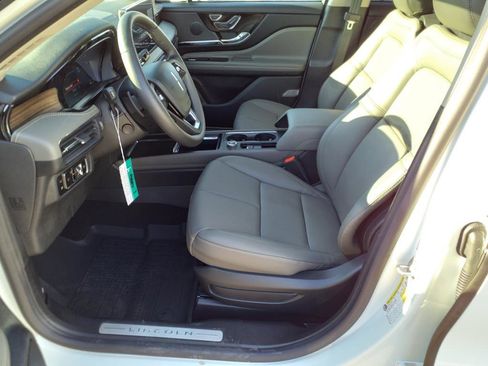 Used 2025 Lincoln Corsair Grand Touring w/ Equipment Group 301A image 4