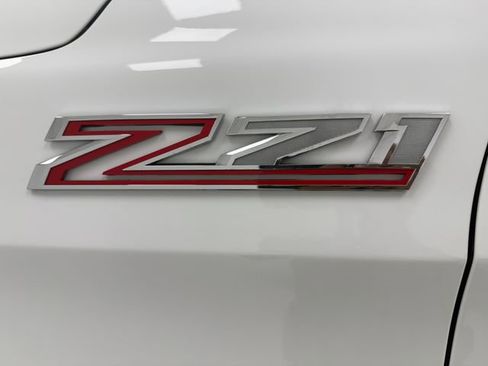 Used 2023 Chevrolet Suburban Z71 w/ Luxury Package AWD/4WD image 9