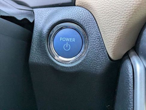 Certified 2022 Toyota RAV4 XLE w/ Convenience Package image 30