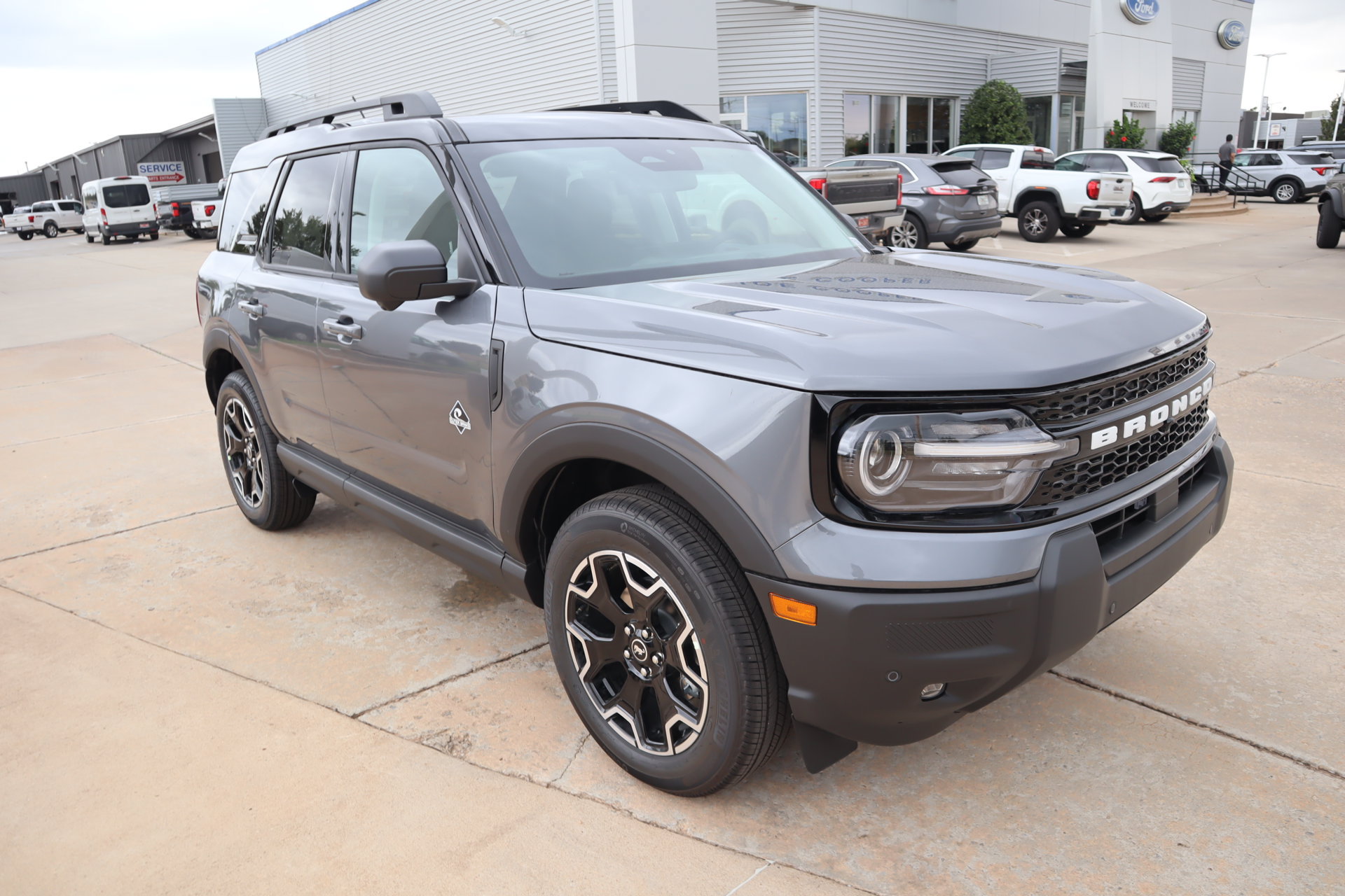 New 2026 Ford Bronco Sport Outer Banks w/ Outer Banks Tech Package+ AWD/4WD image 1