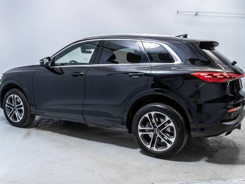 Used 2025 Audi Q5 Premium w/ Convenience Package AWD/4WD image 2