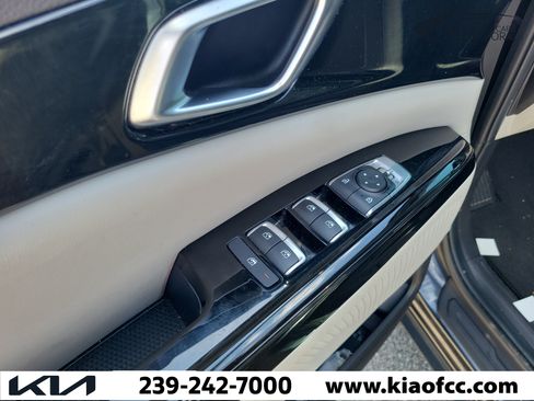 Certified 2023 Kia Carnival EX FWD image 24