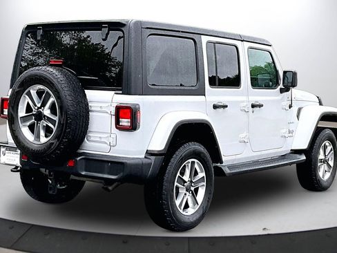 Certified 2022 Jeep Wrangler Unlimited Sahara w/ Cold Weather Group AWD/4WD image 9