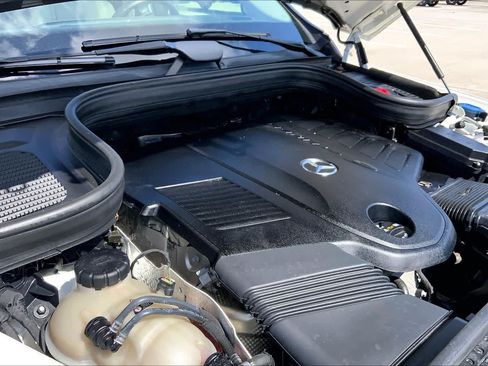 Used 2022 Mercedes-Benz GLS 450 4MATIC image 33