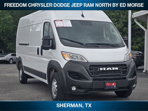 Used 2025 RAM ProMaster 2500 w/ Convenience Group FWD image 2