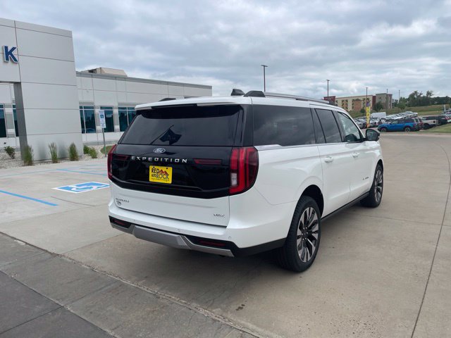 New 2026 Ford Expedition Max Platinum w/ Driver's Package AWD/4WD image 3