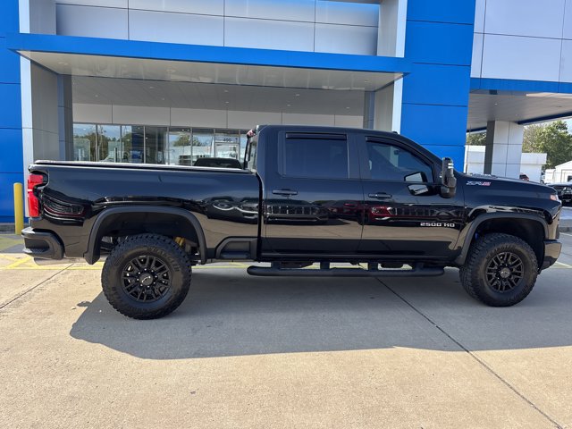 Used 2025 Chevrolet Silverado 2500 ZR2 w/ Technology Package AWD/4WD image 2