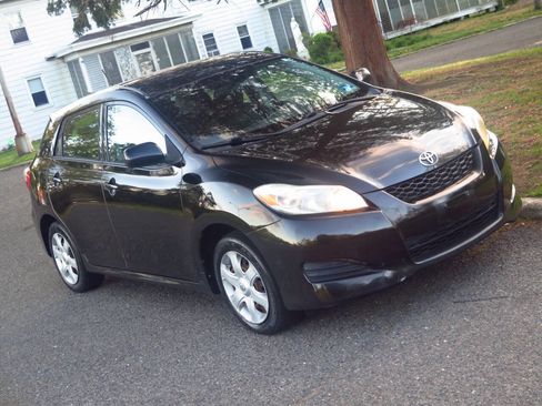 Used 2009 Toyota Matrix FWD image 23