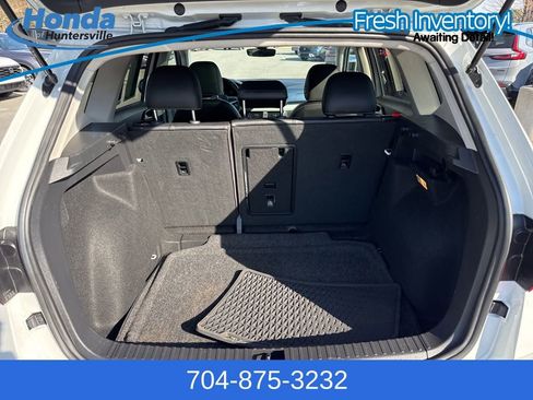 Used 2023 Volkswagen Taos SE w/ Panoramic Sunroof Package image 10
