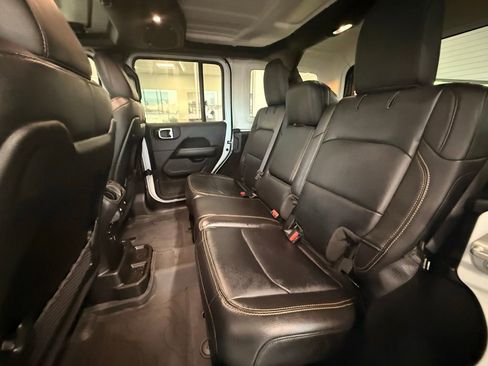 Used 2024 Jeep Wrangler Sahara image 22