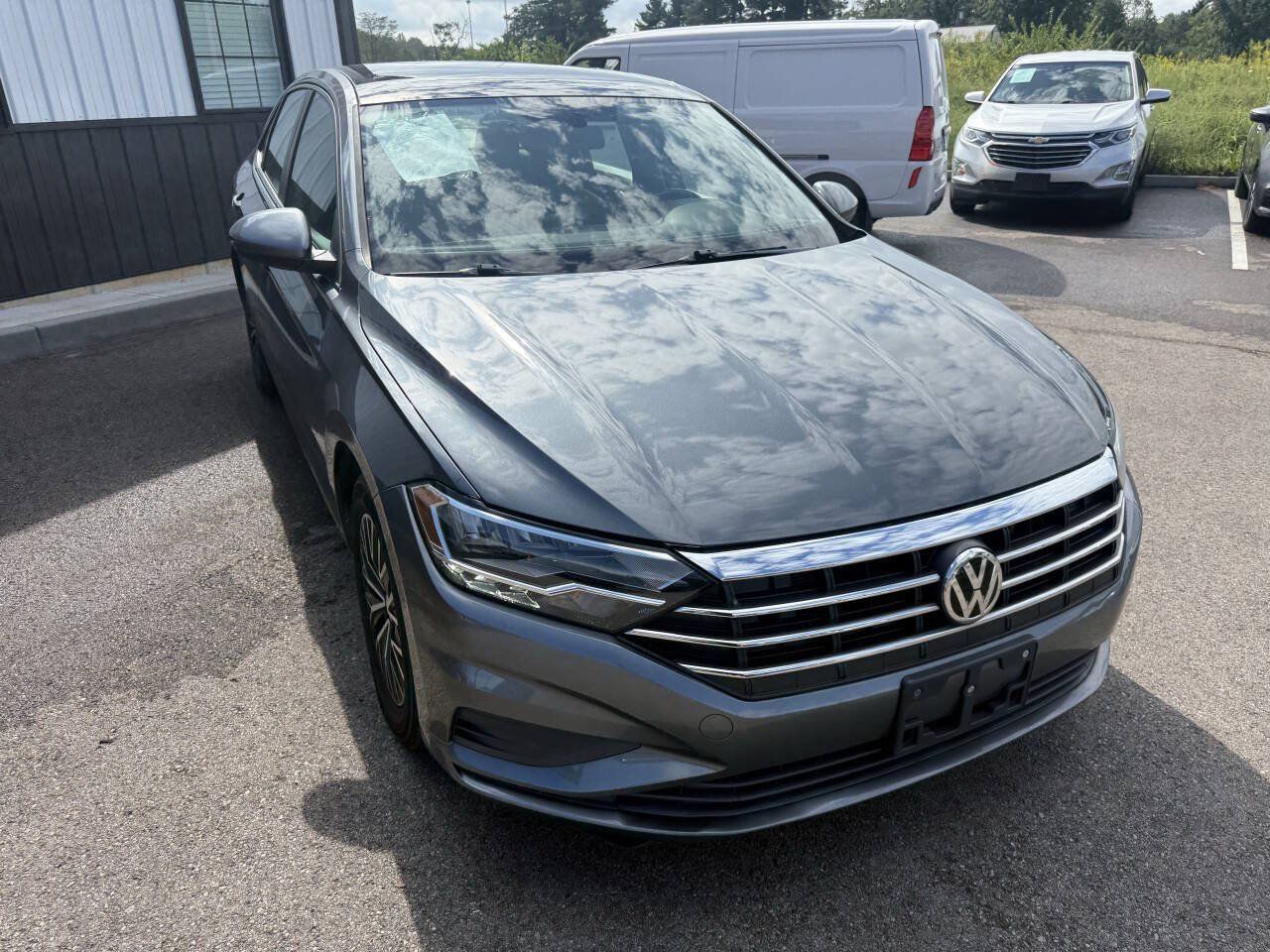 Used 2019 Volkswagen Jetta SE FWD image 4