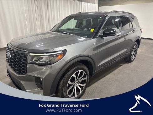 Used 2025 Ford Explorer ST-Line AWD/4WD image 1