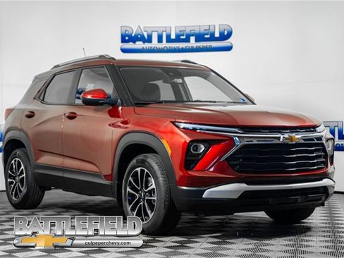 Used 2025 Chevrolet TrailBlazer LT w/ LT Cold Weather Package image 1