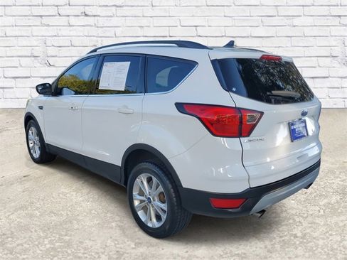 Used 2019 Ford Escape SEL image 2