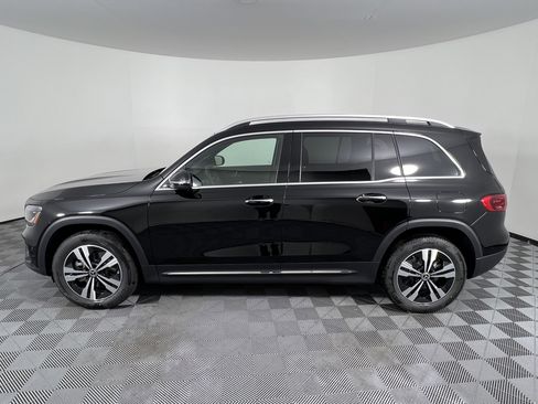 New 2025 Mercedes-Benz GLB 250 4MATIC image 9