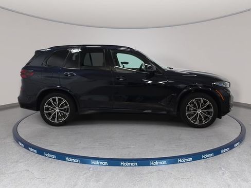 Used 2025 BMW X5 xDrive40i w/ M Sport Package AWD/4WD image 4