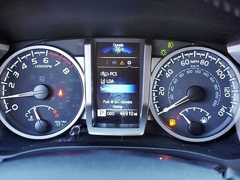 Used 2022 Toyota Tacoma SR5 RWD image 32