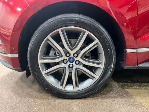 Used 2019 Ford Edge Titanium w/ Equipment Group 301A image 28