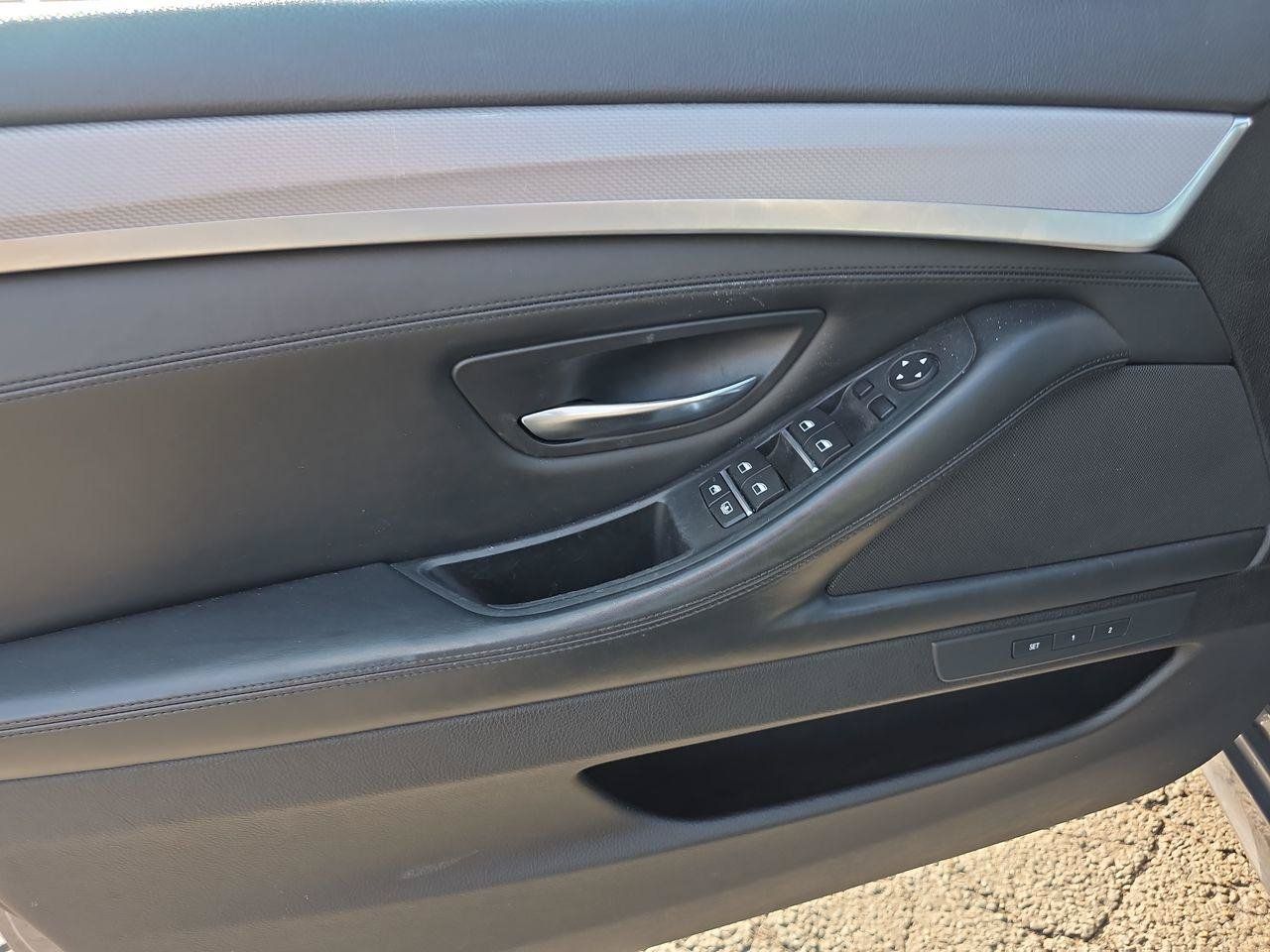 Used 2015 BMW 550i xDrive Sedan AWD/4WD image 5