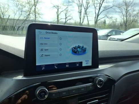 Used 2024 Ford Escape Active image 17