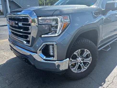 Used 2022 GMC Sierra 1500 SLT w/ X31 Off-Road Package image 7