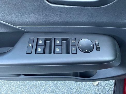 Used 2025 Hyundai Kona SE AWD/4WD image 13