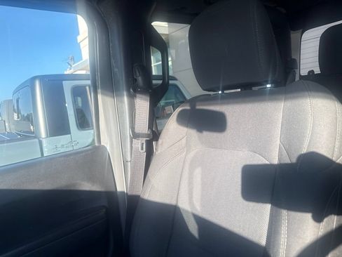 Used 2022 Jeep Gladiator Sport AWD/4WD image 15