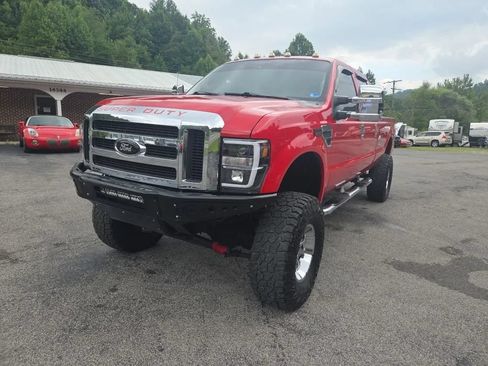 Used 2010 Ford F250 XLT AWD/4WD image 2