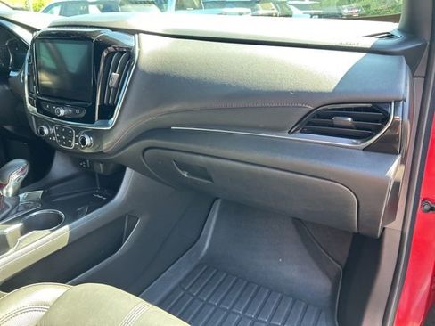 Used 2023 Chevrolet Traverse RS FWD image 20