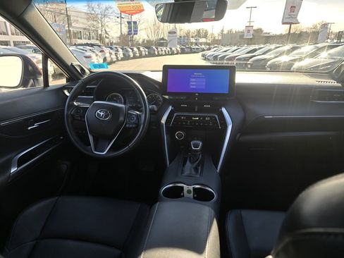 Certified 2023 Toyota Venza XLE image 14