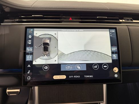 Certified 2025 Land Rover Range Rover SE AWD/4WD image 19