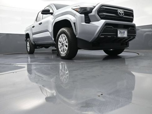 Used 2026 Toyota Tacoma SR w/ SR Upgrade Package RWD image 28