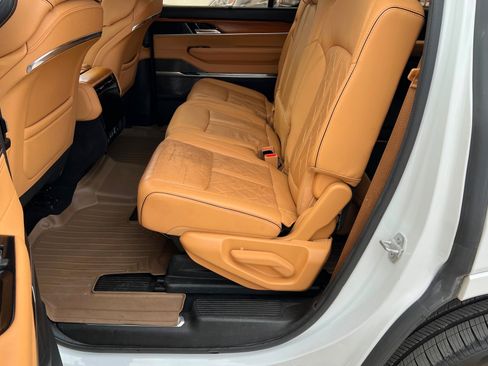 Used 2022 Jeep Grand Wagoneer Series III w/ HD Trailer Tow Package image 21