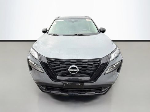 Used 2023 Nissan Rogue SV w/ SV Premium B Package AWD/4WD image 2