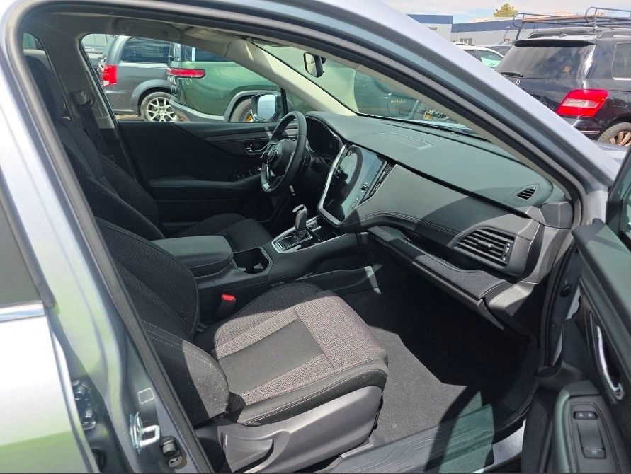 Used 2025 Subaru Outback Premium AWD/4WD image 11