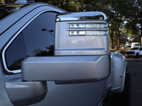 Used 2021 GMC Sierra 3500 Denali w/ Denali Ultimate Package AWD/4WD image 18
