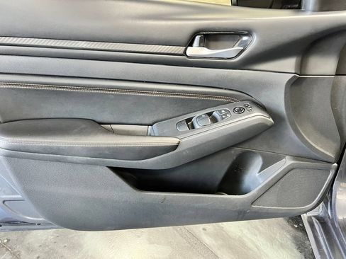 Used 2021 Nissan Altima 2.5 SR w/ SR Premium Package FWD image 19