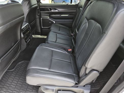 Used 2024 Jeep Wagoneer Series II w/ Flexible Seating Group RWD image 29