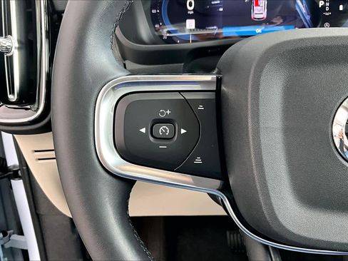 Used 2025 Volvo XC40 B5 Ultra w/ Climate Package image 24