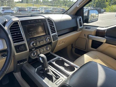 Used 2015 Ford F150 Lariat w/ Equipment Group 502A Luxury AWD/4WD image 11