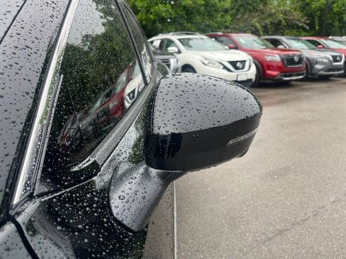Certified 2026 Nissan Kicks SR FWD image 32