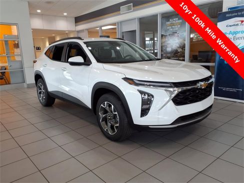 New 2025 Chevrolet Trax LT w/ Driver Confidence Package image 7