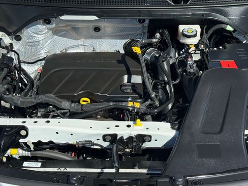 Used 2024 Buick Envista Sport Touring image 32