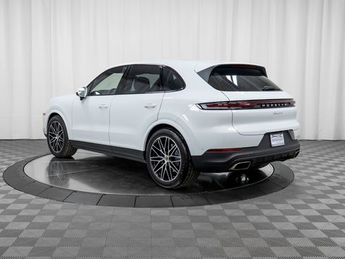 Certified 2024 Porsche Cayenne image 3